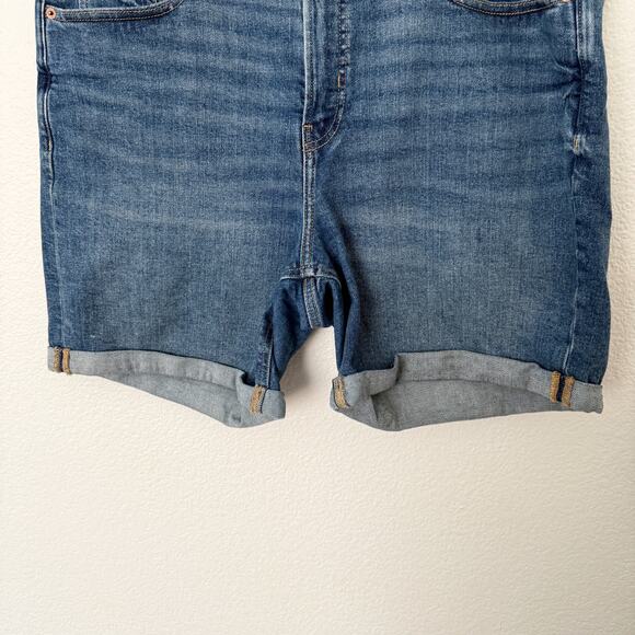 [Old Navy] High Rise The O.G. Denim Shorts Cuffed Medium Wash Smooth Pockets 14 - Picture 4 of 11